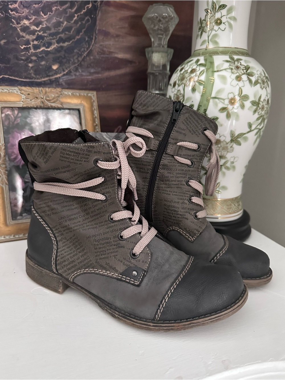 Rieker Payton 22 Grey Newspaper Print Ankle Boots 7.5 Lace-Up Ankle Booties
